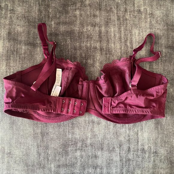 Victoria's Secret Magenta Lace Bra - Picture 2 of 2